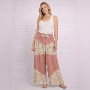 Floral Patchwork Wide Leg Pants – Drawstring Waist – NWOT 30-36" Waist